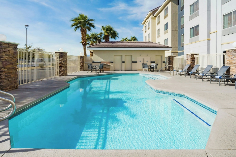 Fairfield Inn and Suites by Marriott Las Vegas South 34/57