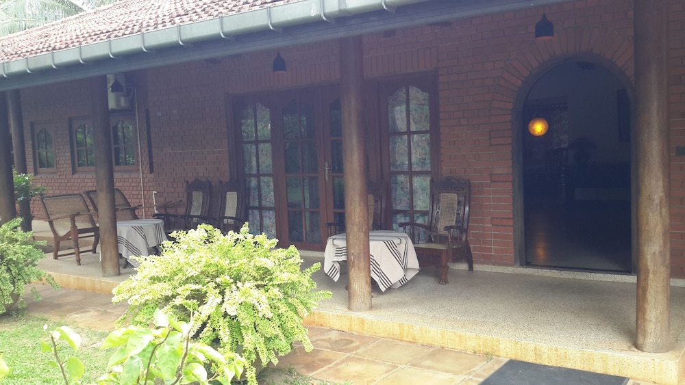 Arangala Bungalow 10/29