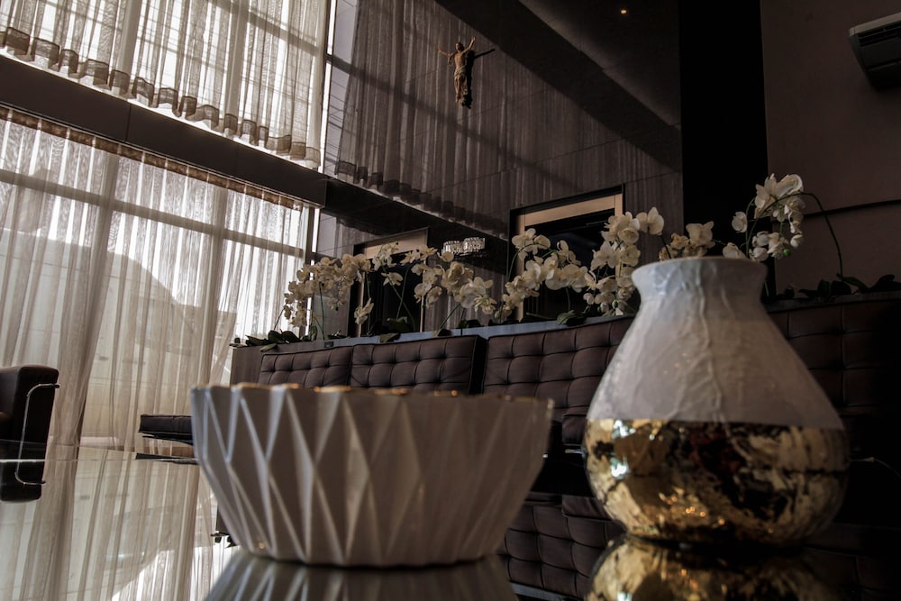 Oscar Hotel Executive 34/44