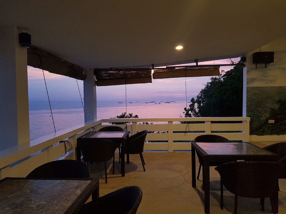 Cliffside Resort Panglao 55/68