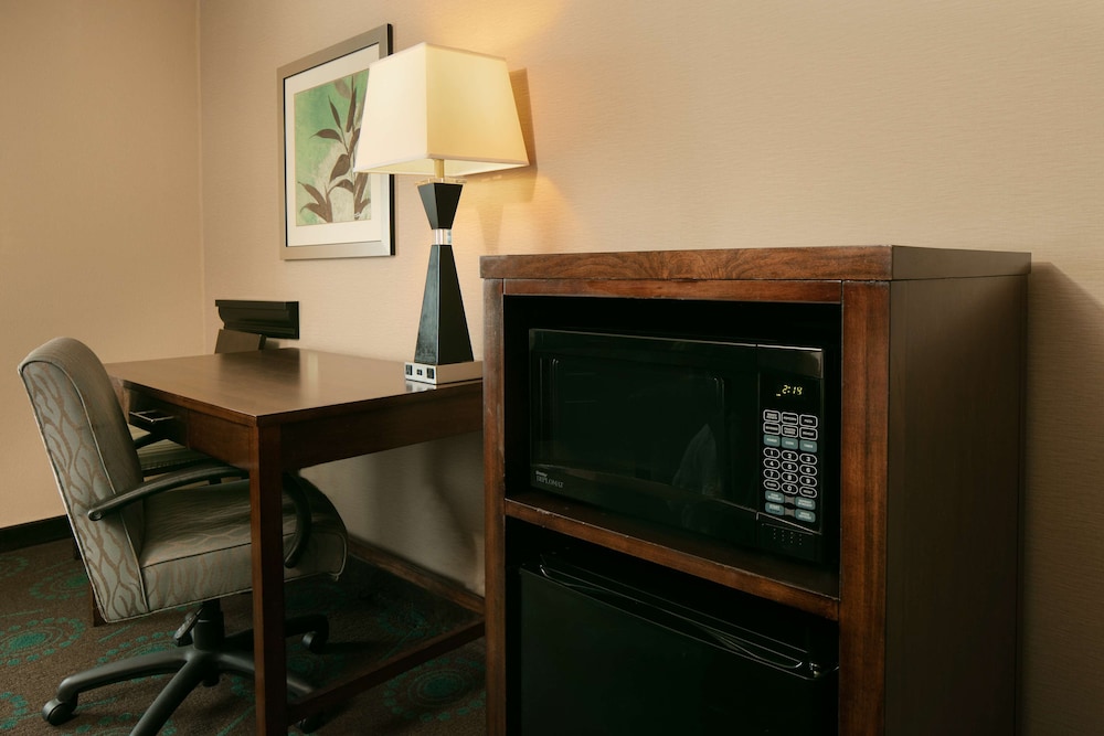 Hampton Inn & Suites Lincoln - North East I-80 26/71