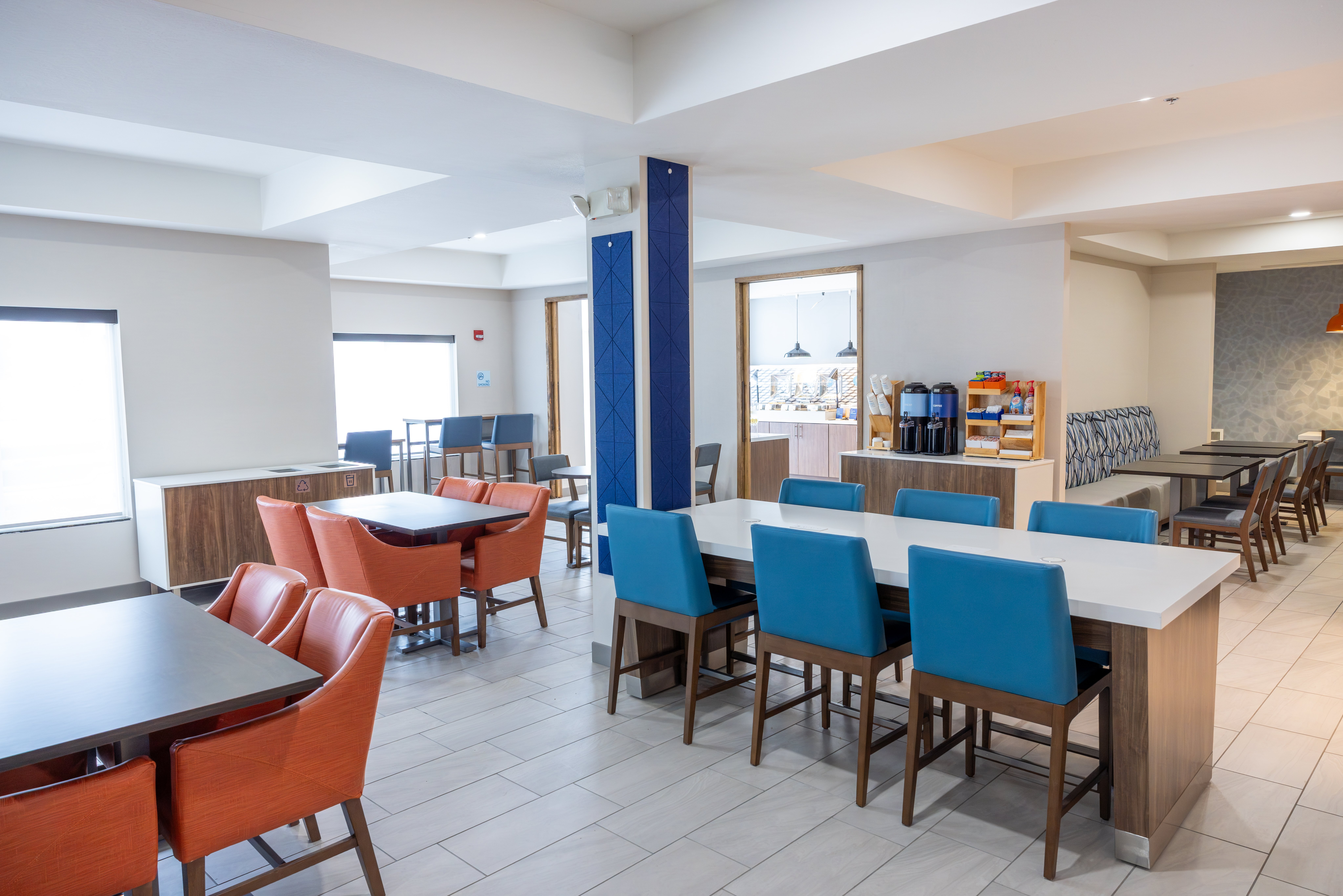Holiday Inn Express Hotel And Suites Wichita Airport 39/58