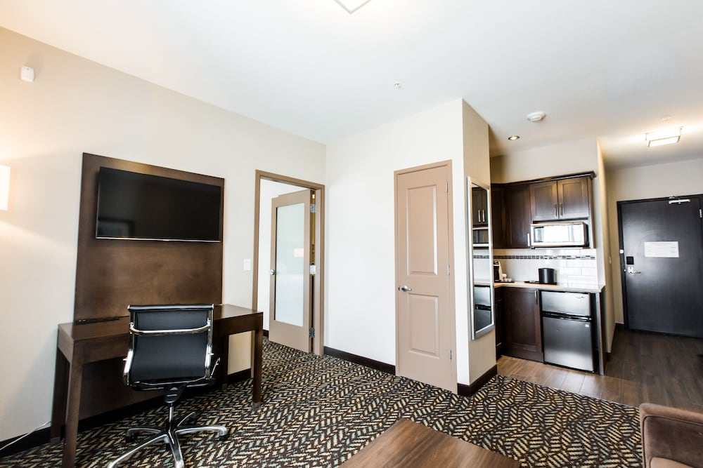 Holiday Inn Express & Suites Spruce Grove - Stony Plain 47/68