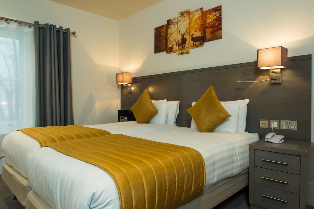 PLAZA, EXECUTIVE, DOUBLE BED