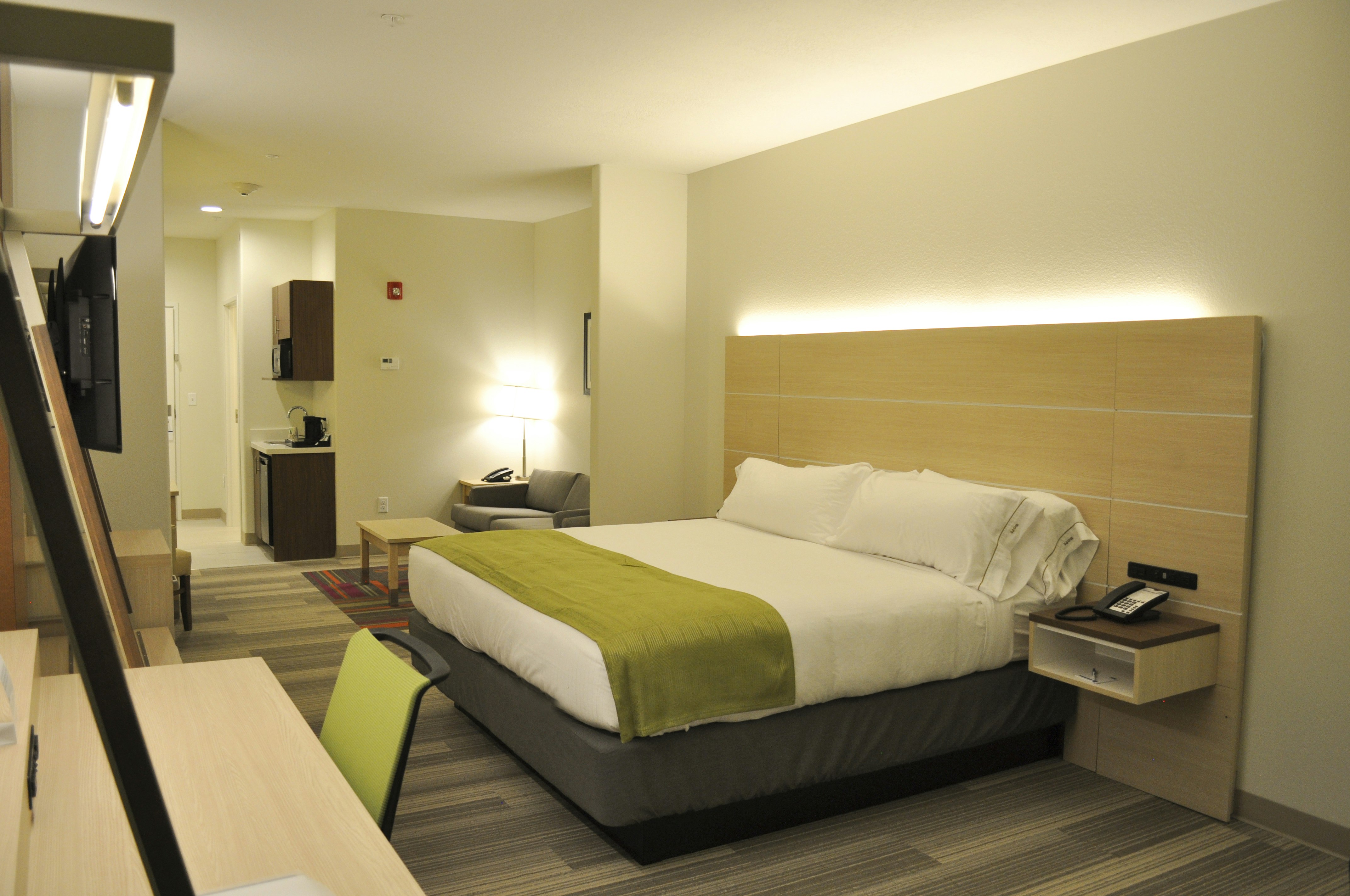 Suite, King Bed