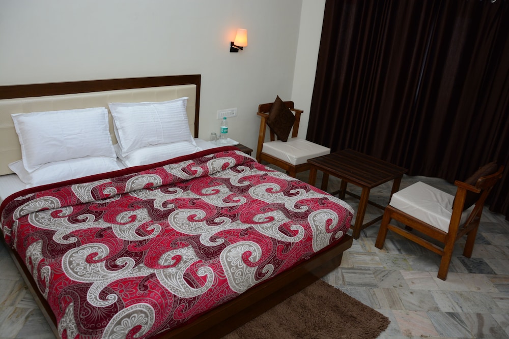 The Kings Kalindi Resort & Spa 7/27