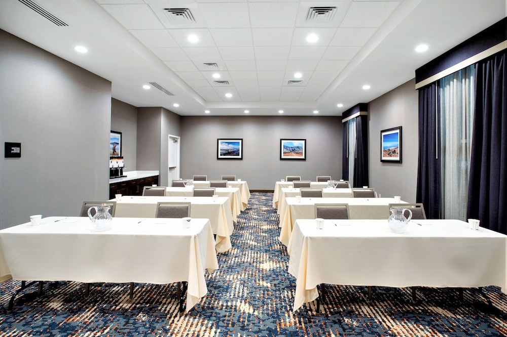 Hampton Inn & Suites Logan 48/48