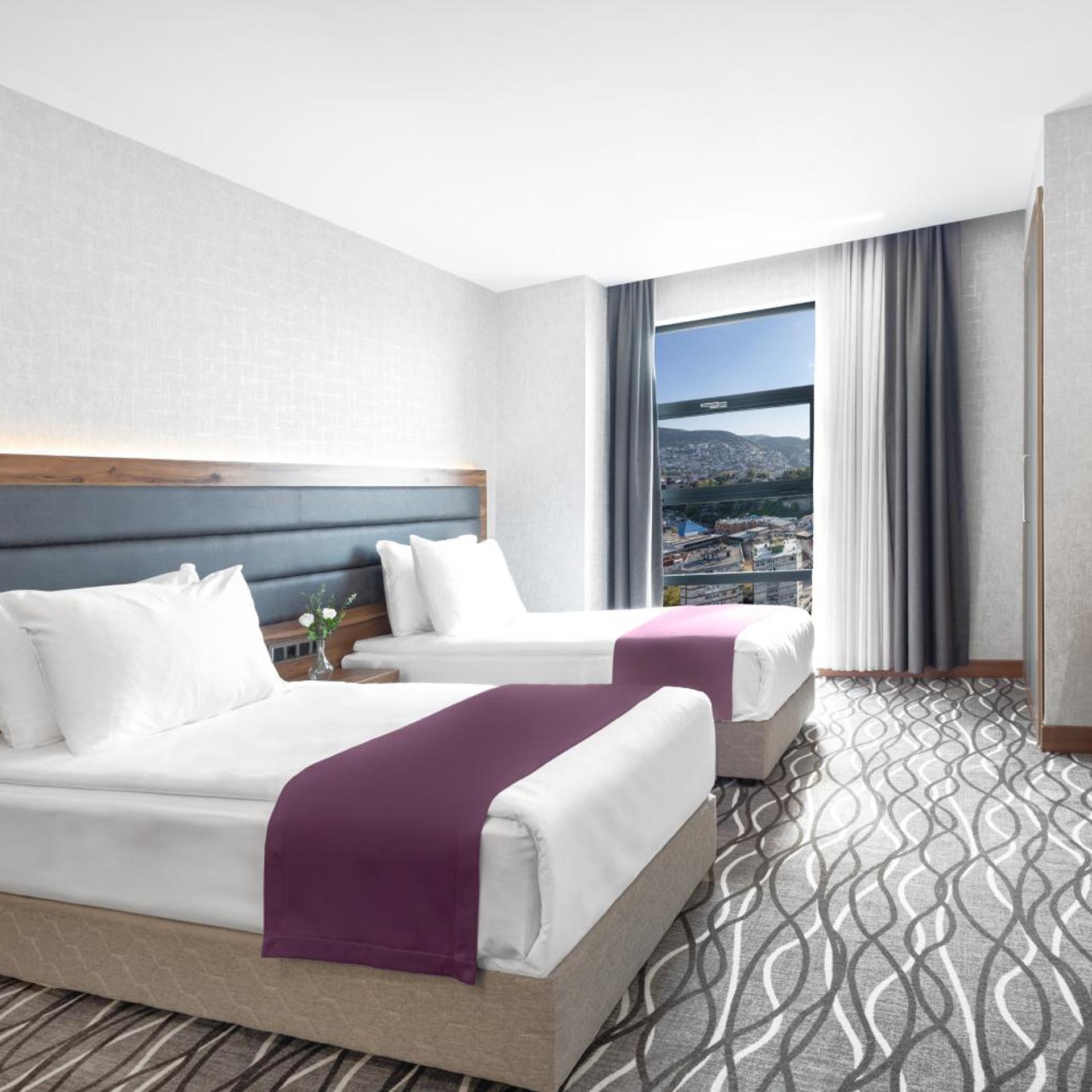 3 Bedrooms, Suite, Apartment