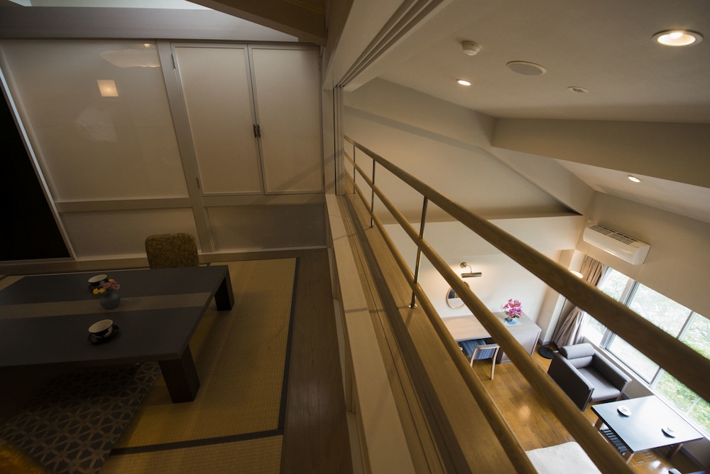 Hotel Lucent Takamiya 42/43