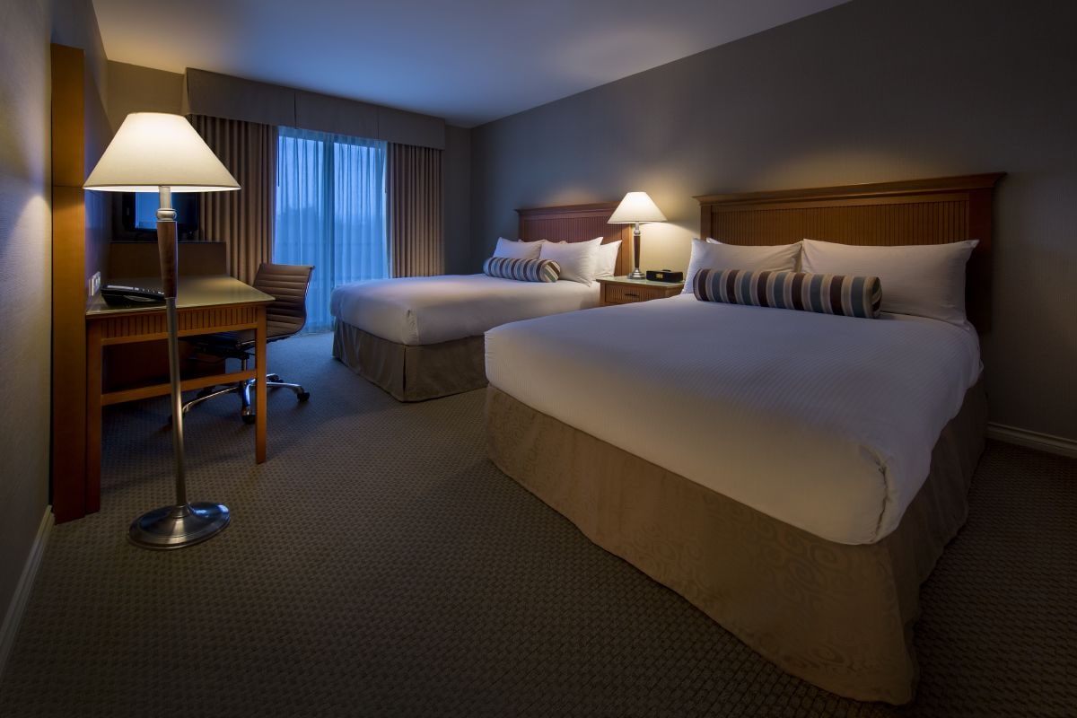 COAST, 2 QUEEN BEDS