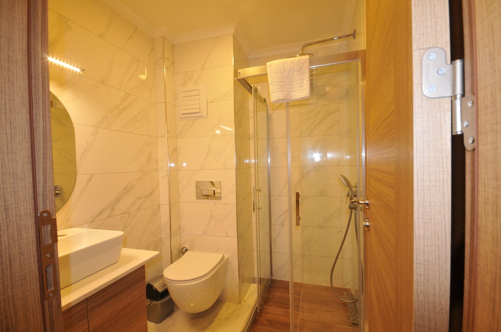 Isla Suite Hotel 45/46