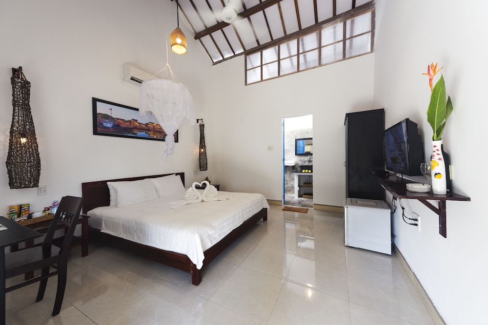 Cashew Tree Bungalow 40/65
