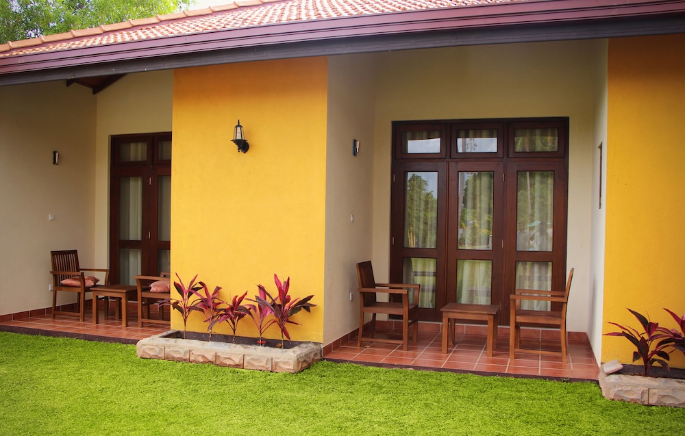 Airport Villa 50/57
