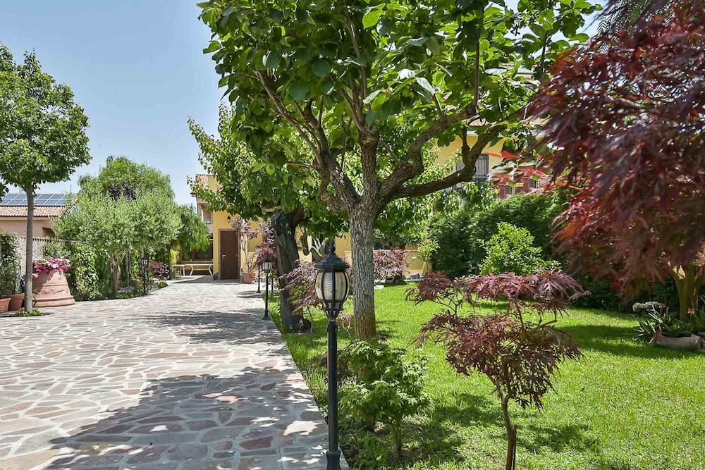 A Casa Di Titty 50/53