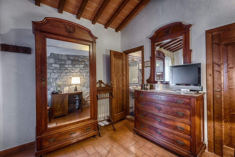 Villa Campestri Olive Oil Resort 4/48