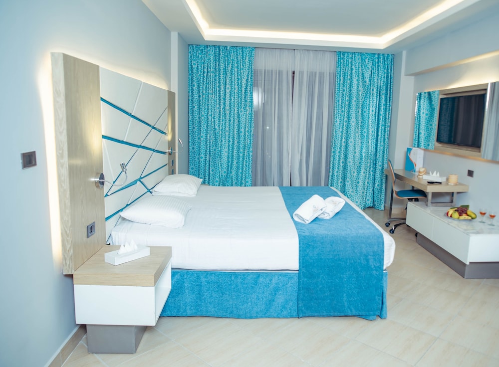 Gravity Hotel and Aquapark - Hurghada 30/75