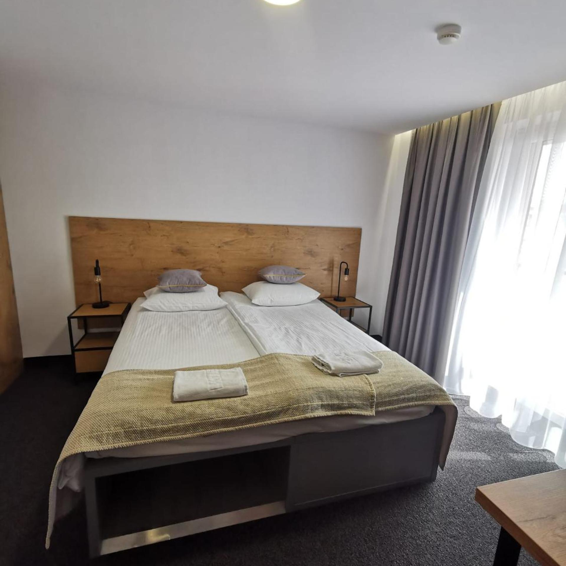 جناح جونيور بشرفة، Gold Hotel Zlotoryja 4/6