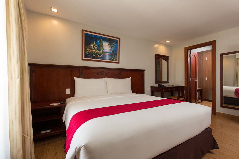 JUNIOR SUITE