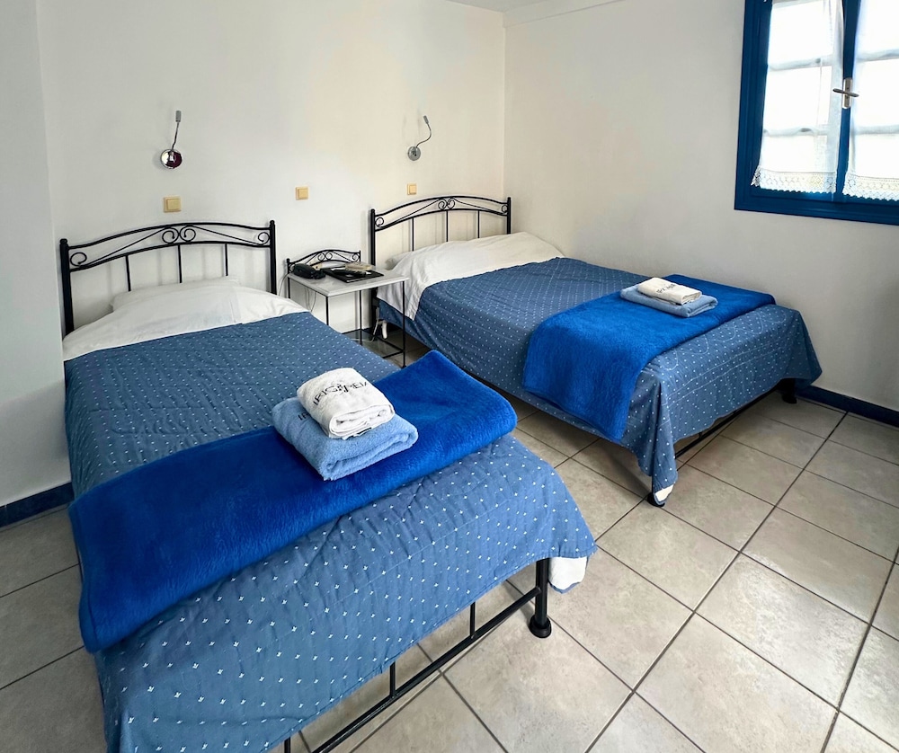 BUDGET, DOUBLE OR TWIN BED