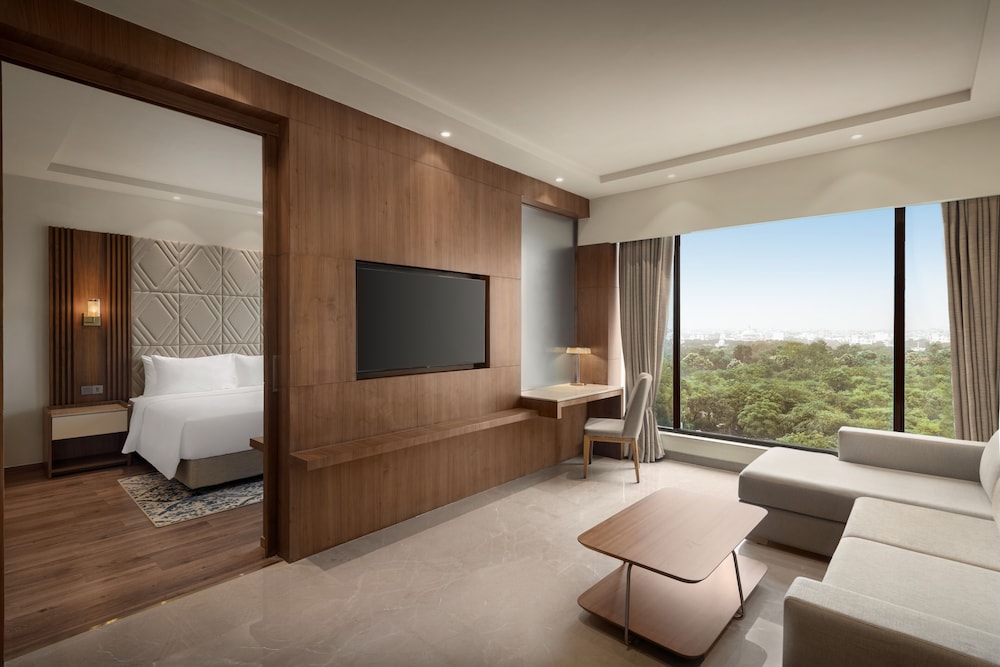 Radisson Hotel Delhi MG Road 16/33