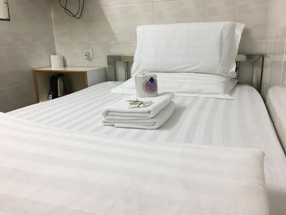 New Yan Yan Guest House 7/32