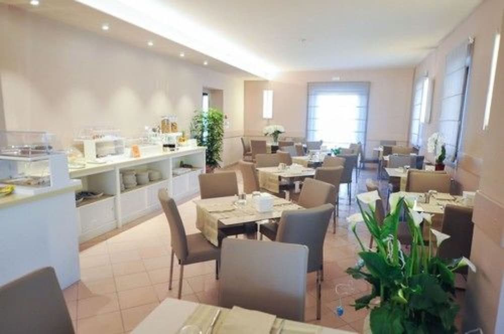 Hotel Dori 30/36