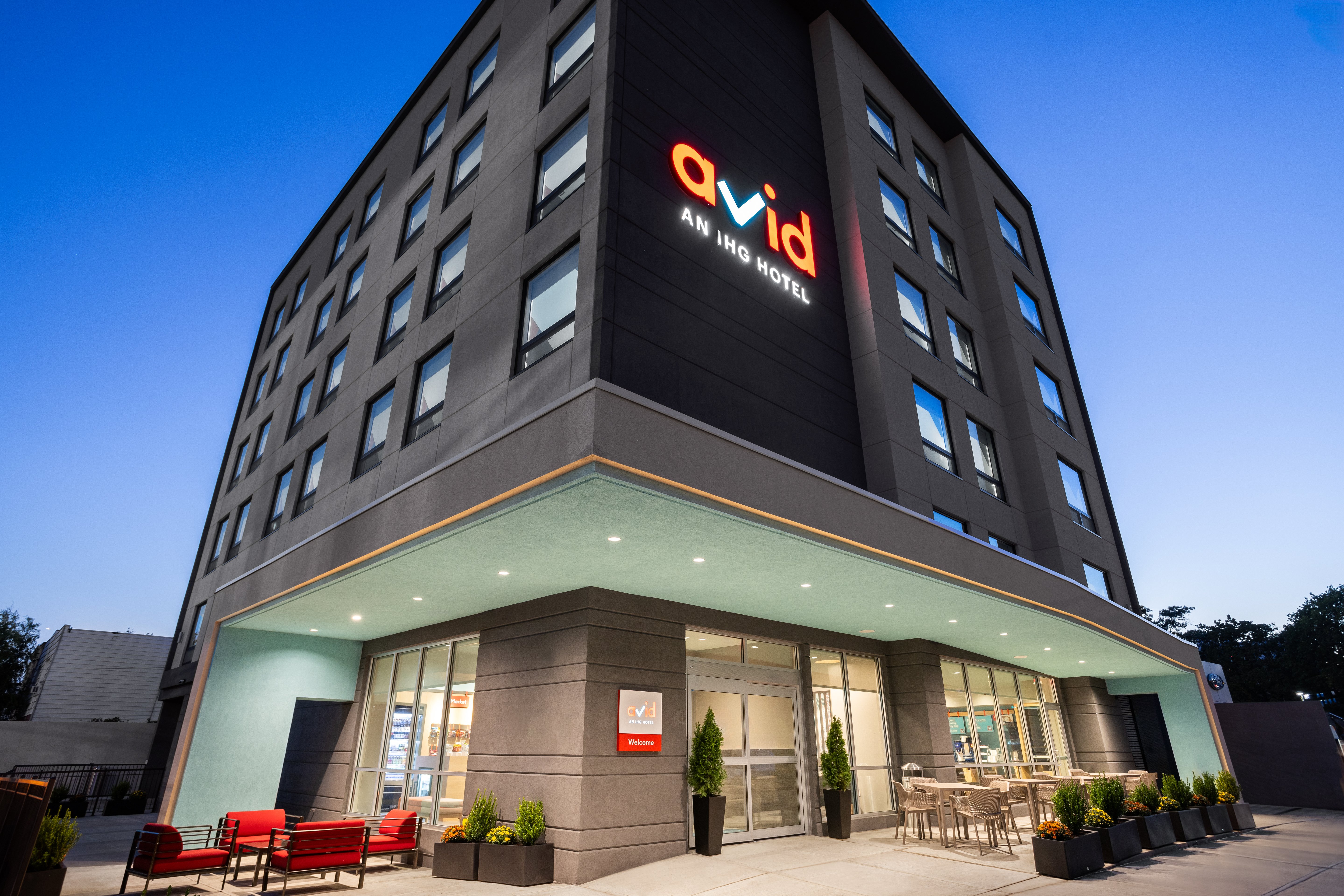 avid hotels - Brooklyn Dyker Heights an IHG Hotel 2/35