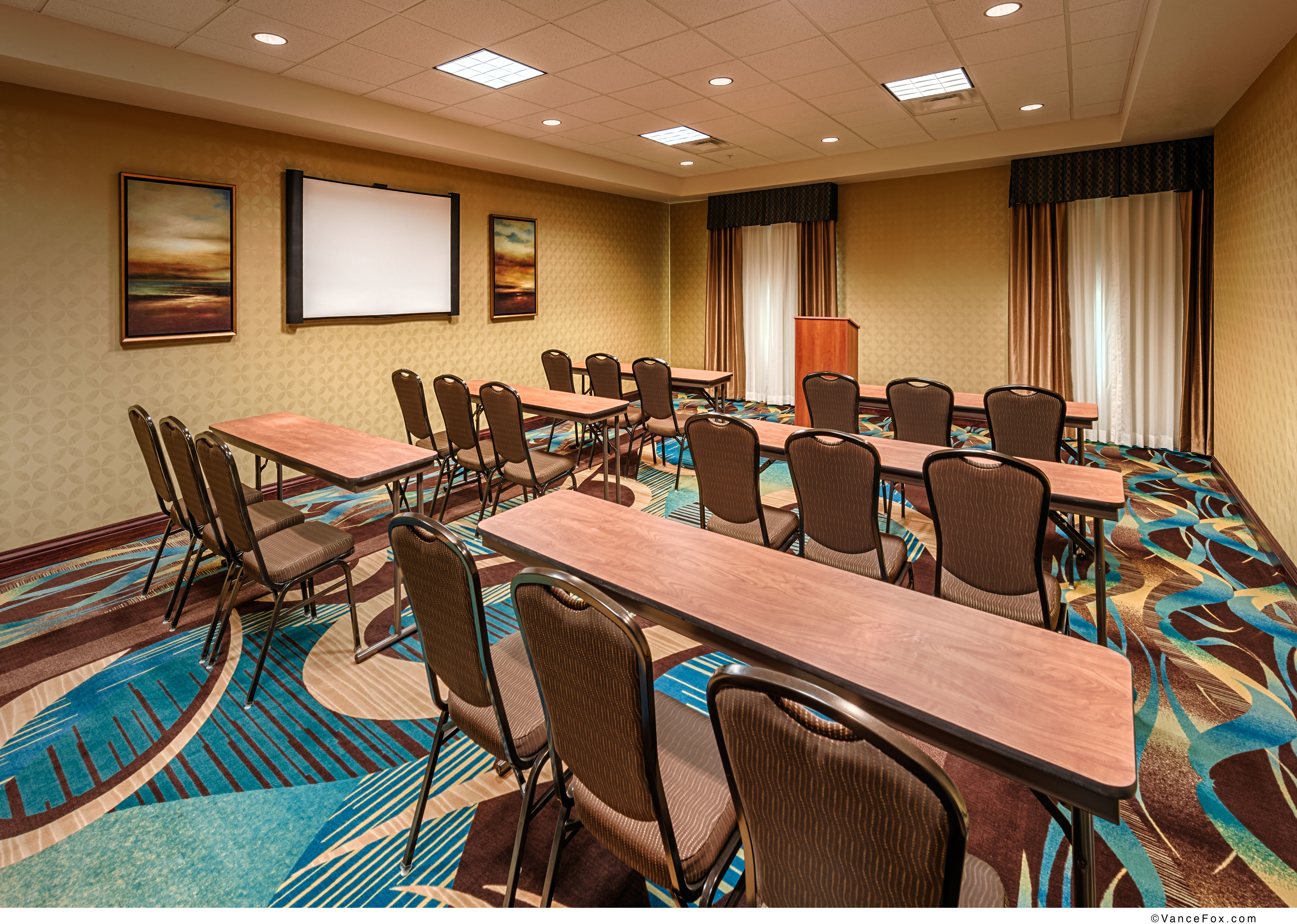 Holiday Inn Express Hotel & Suites Red Bluff-South Redding Area 33/39