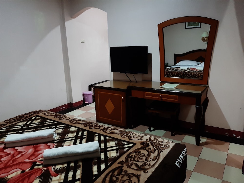 Hotel Parewisata 15/22