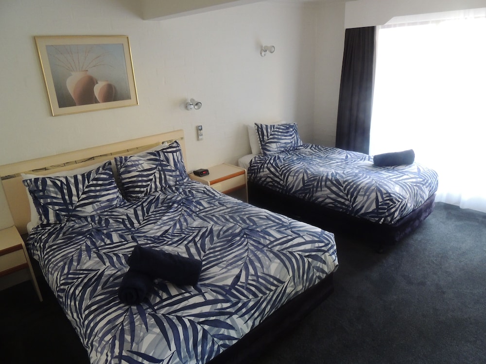 ARGYLE TERRACE MOTOR INN 29/38