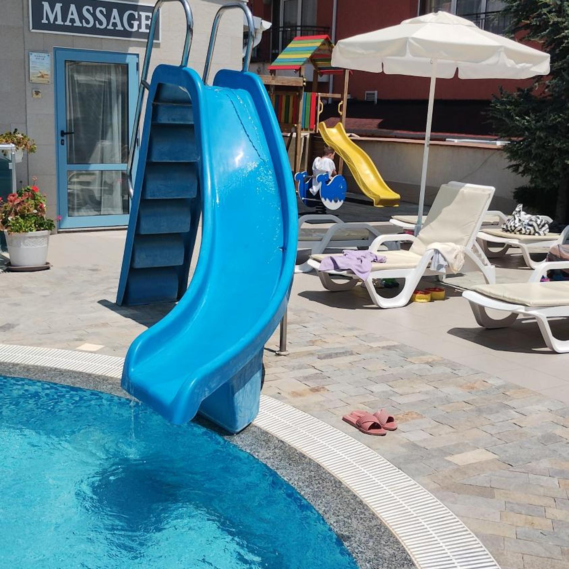 Blue Bay Hotel 44/50