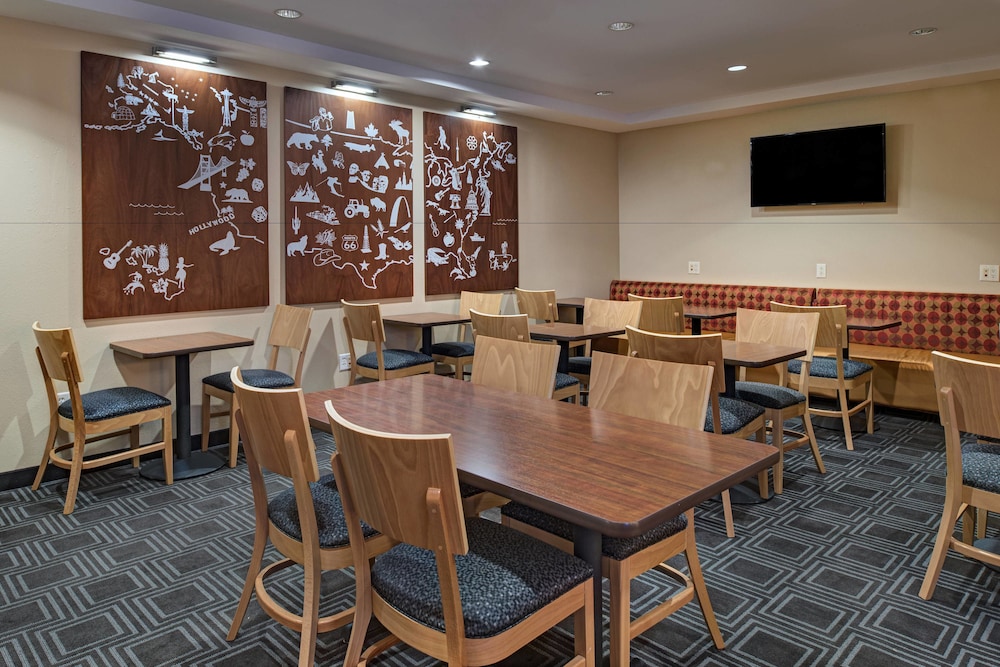 TownePlace Suites Fayetteville Cross Creek 31/35