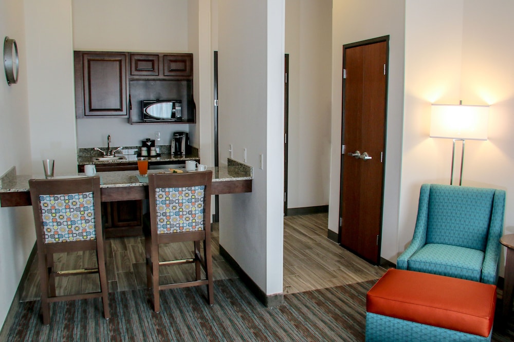 Holiday Inn Hotel Suites Denver Tech Center Centennial 37/75