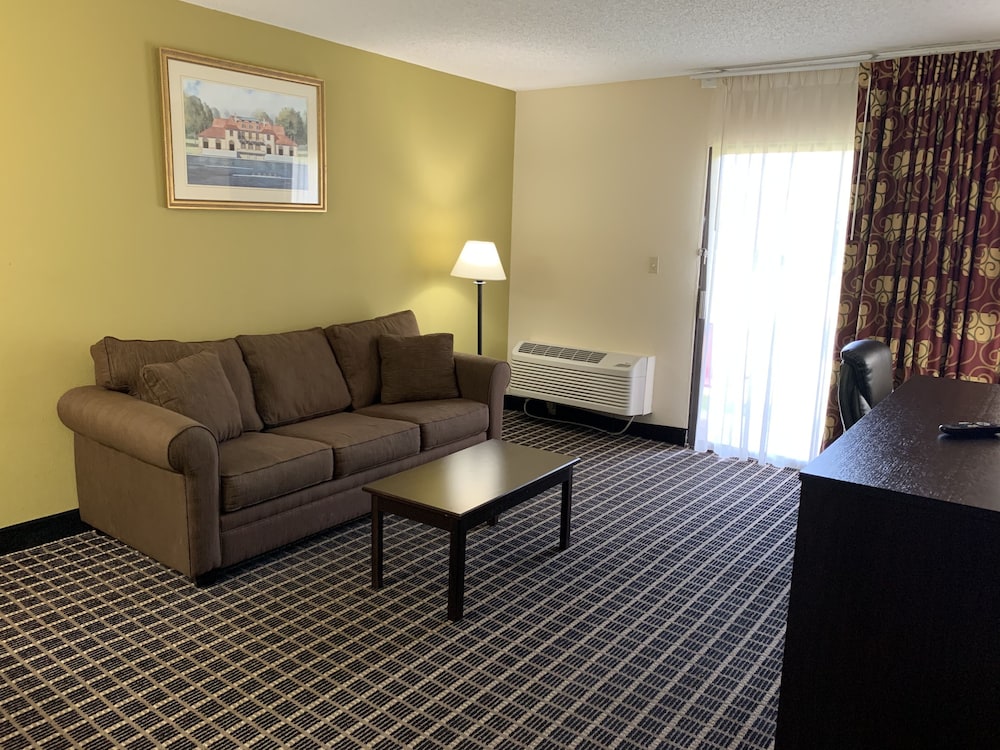 Quality Inn and Suites Pensacola Bayview 28/49