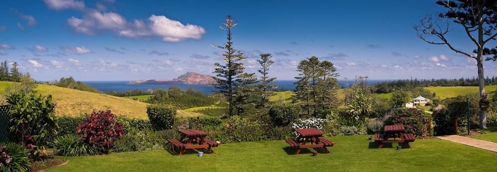 Seaview Norfolk Island 37/50