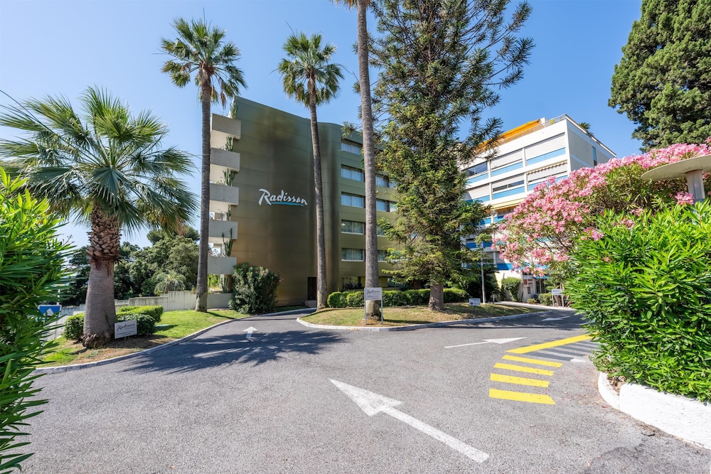 Luxotel Cannes 66/75