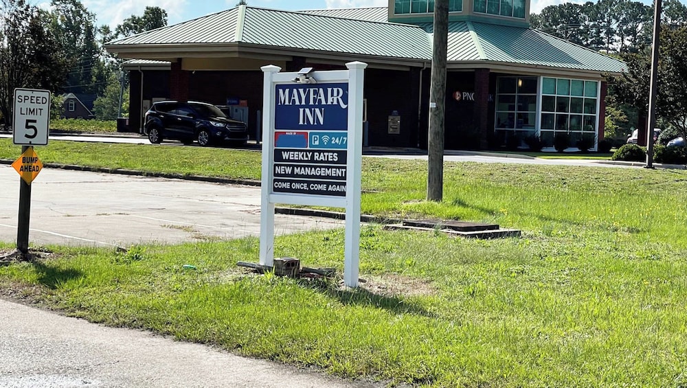 Mayfair Inn Williamston Hwy 64 42/50