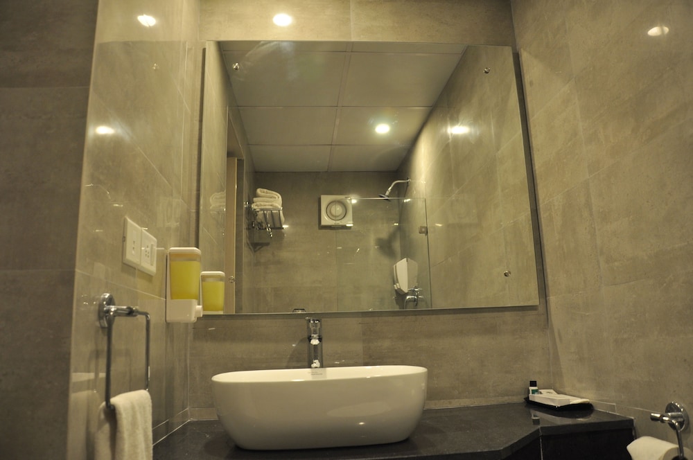 Starlit Suites 48/50