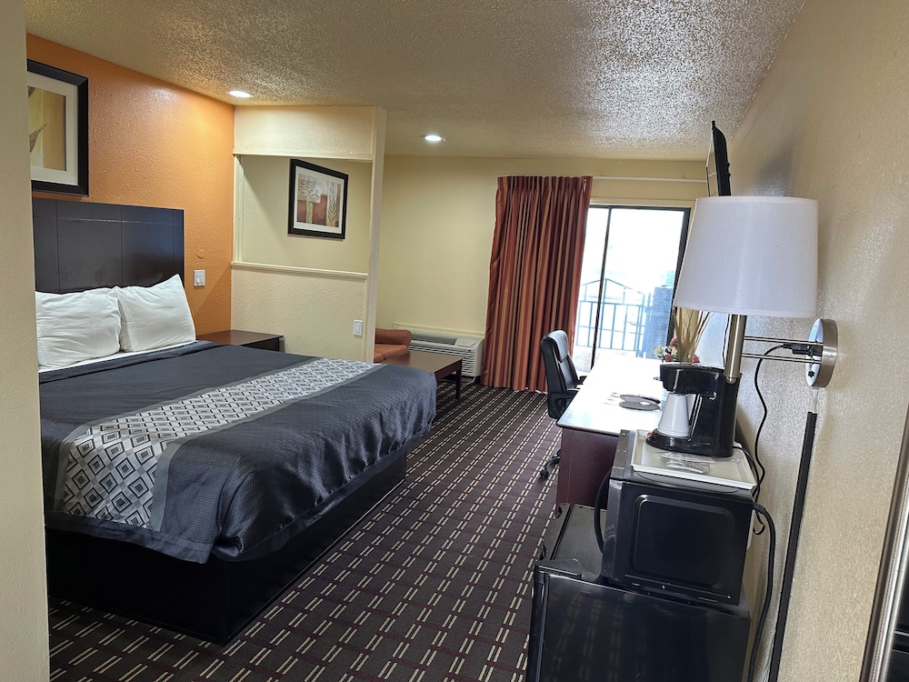 Americas Best Value Inn Suites 5/36