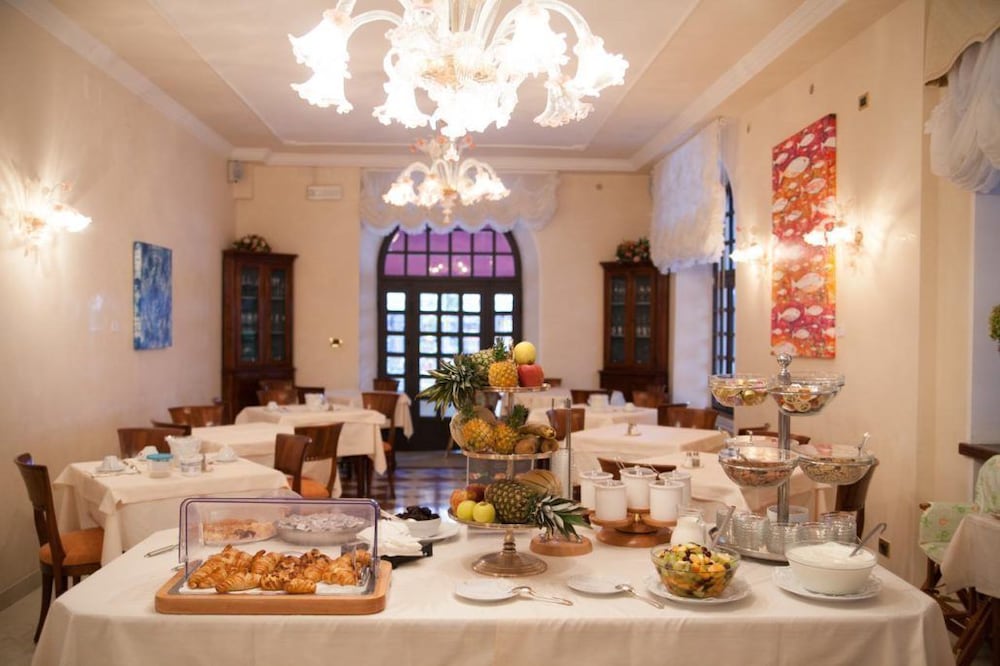 Hotel Villa Erica 16/30