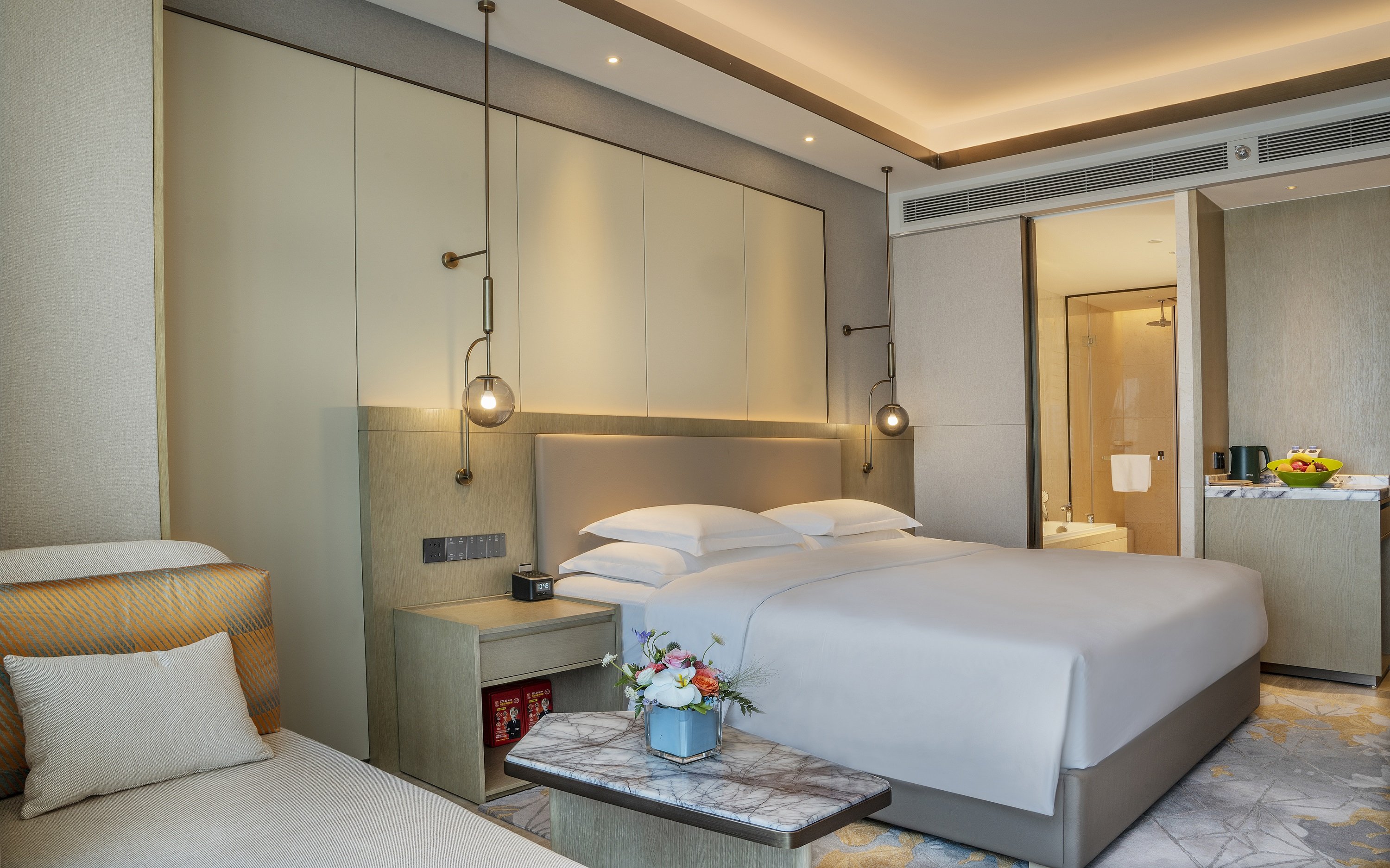 Standard, King Bed, City View