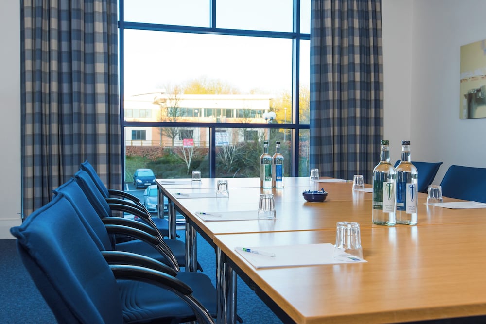 Holiday Inn Express Newport 33/47