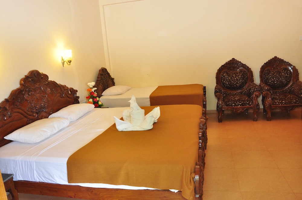 MAYFLOWER BEACH RESORT 14/50