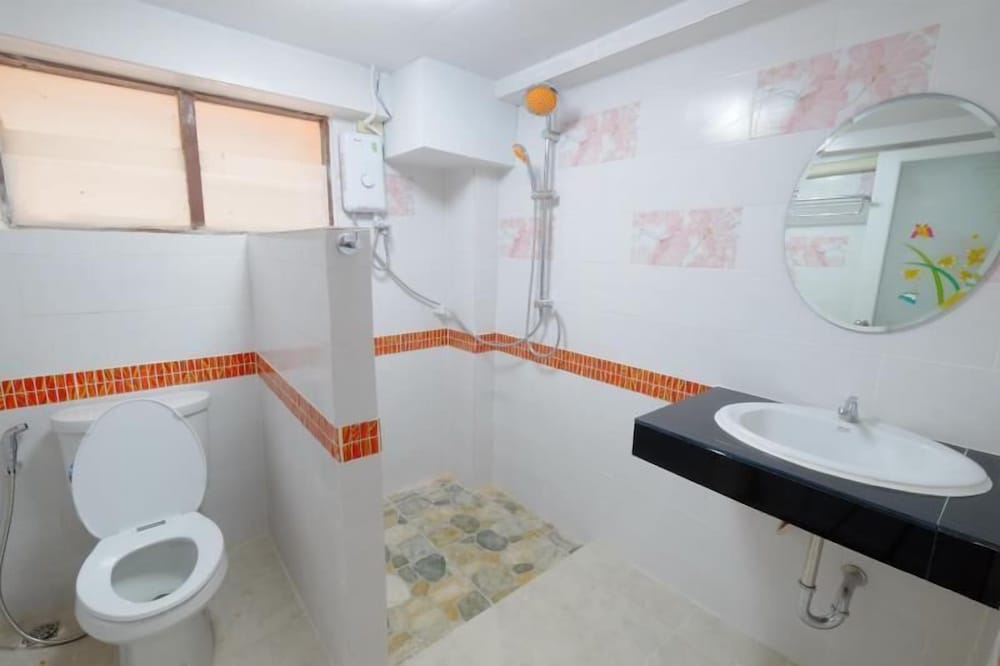 Jirawan Hotel 23/23