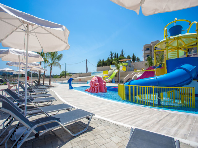 Venezia Resort Hotel 64/76