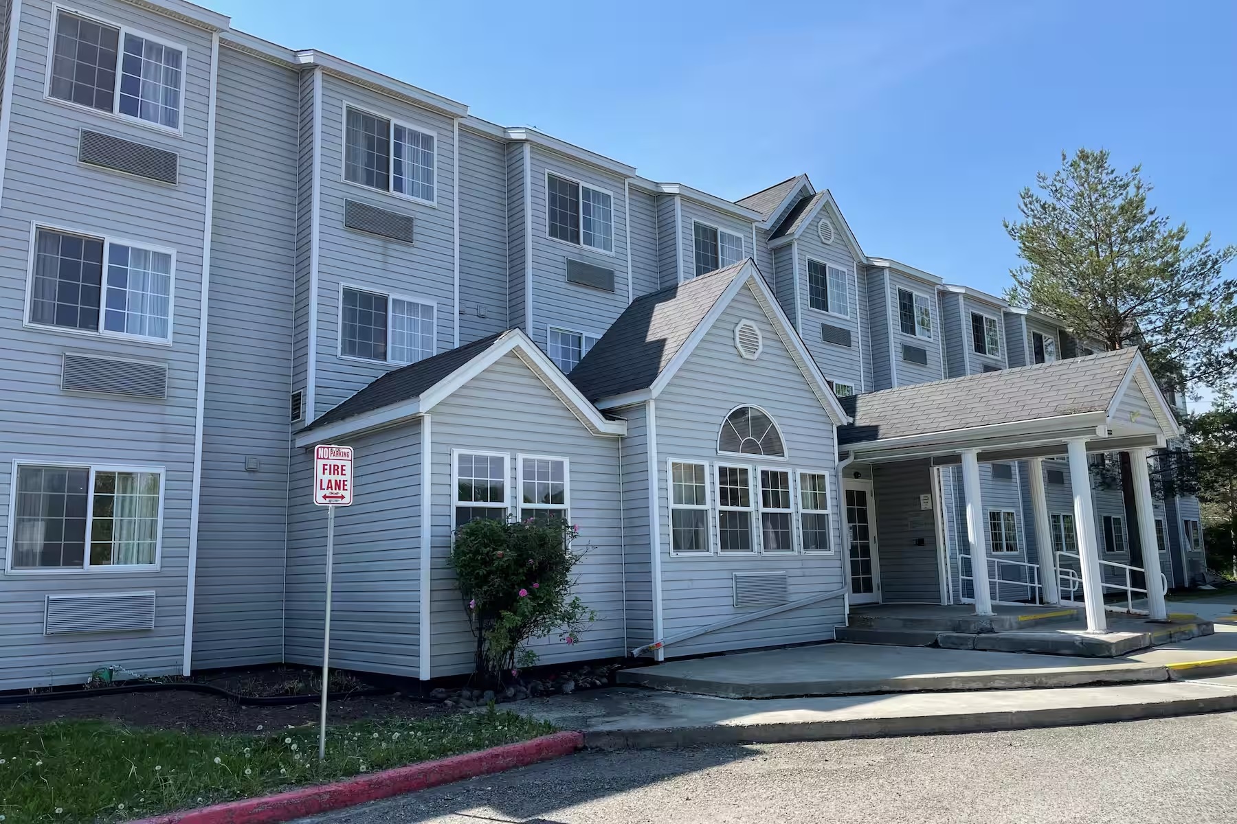 Baymont Inn & Suites by Wyndham Anchorage Airport 11/17