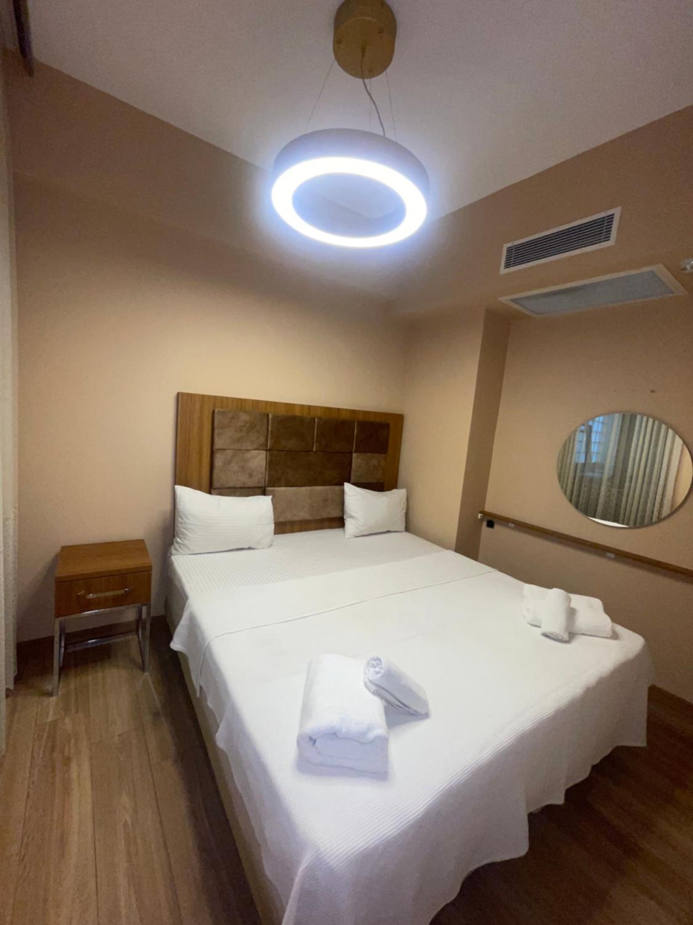 2 Bedrooms, Apartment
