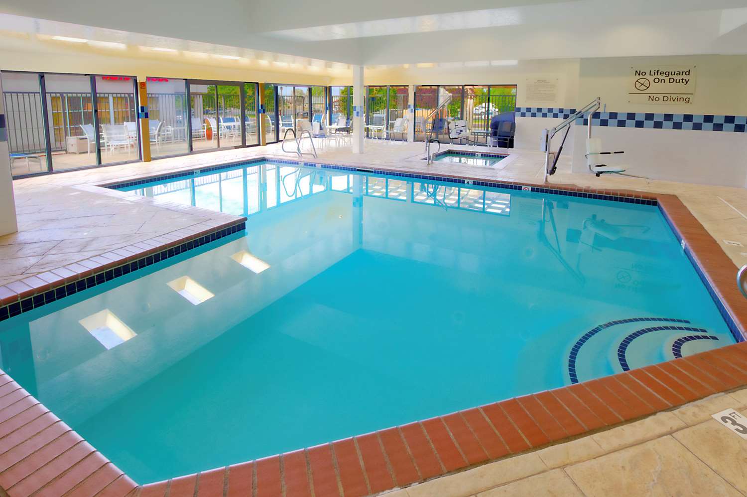 swimming pool spa