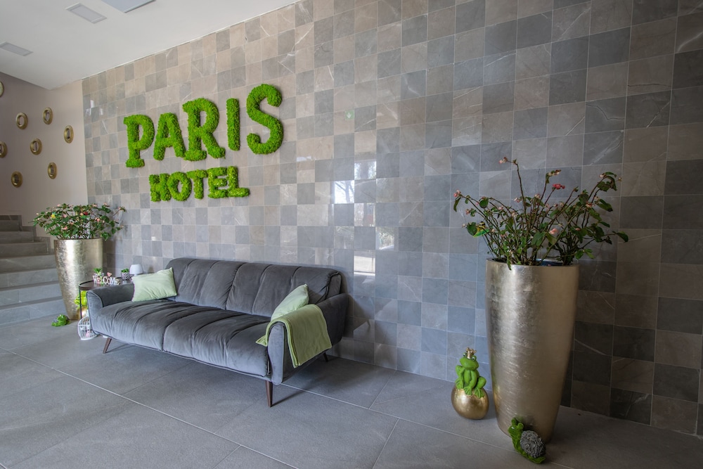 Paris Hotel 56/86
