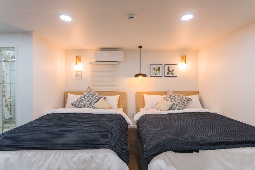 Mono House Hongdae 2 11/71